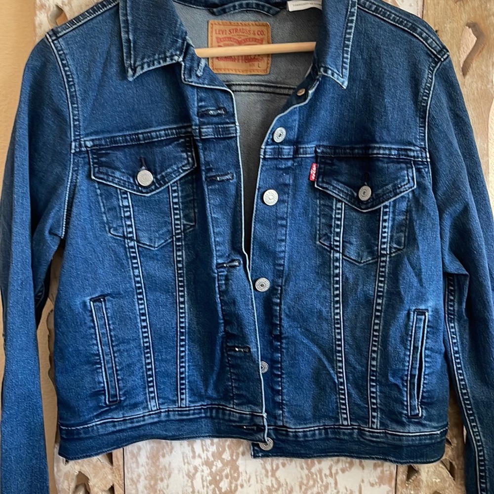 Levi’s Jacket! - Picture 3 of 4
